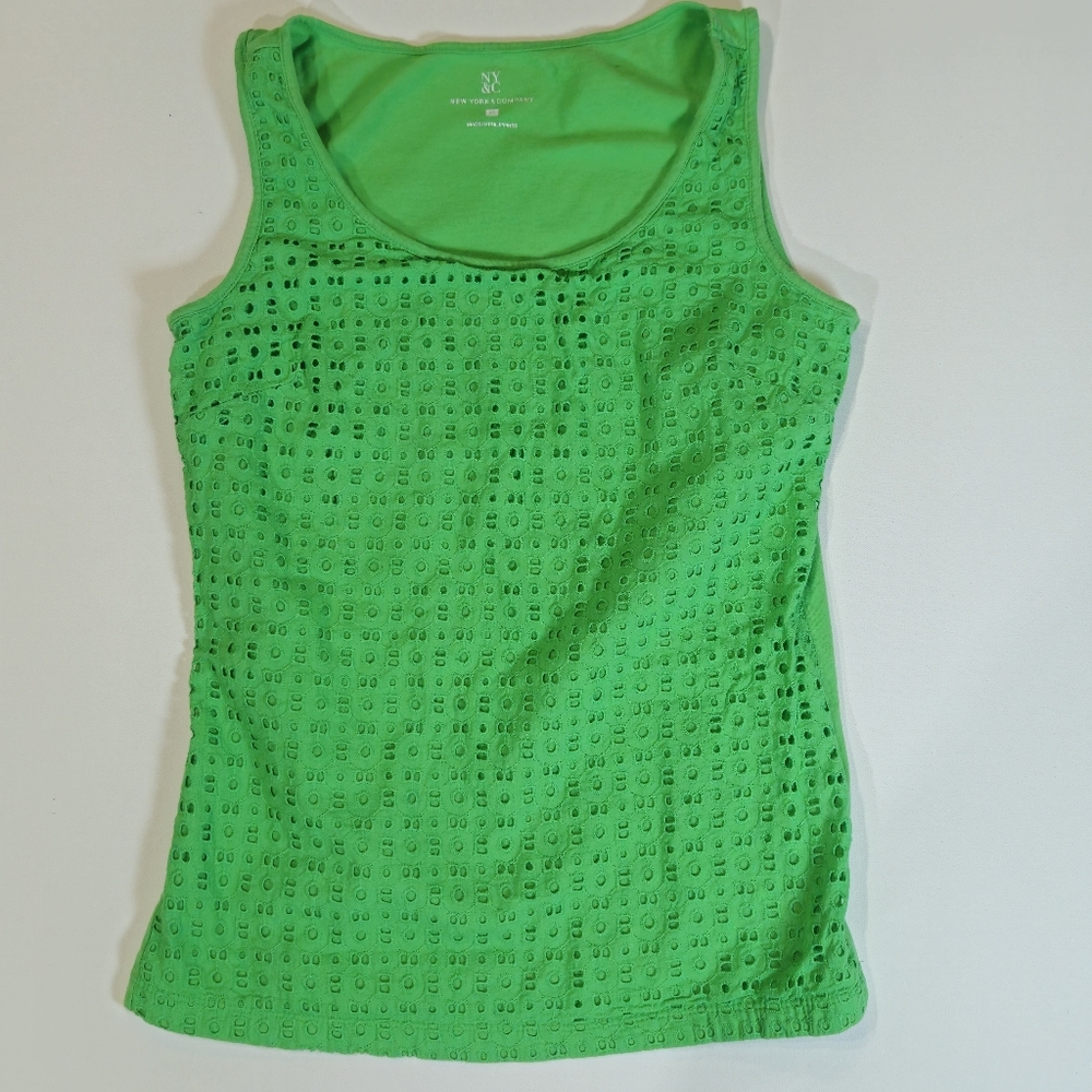 New York & Company Tank Top Womens XS Kelly Green Eyelet Overlay Cotton Layered